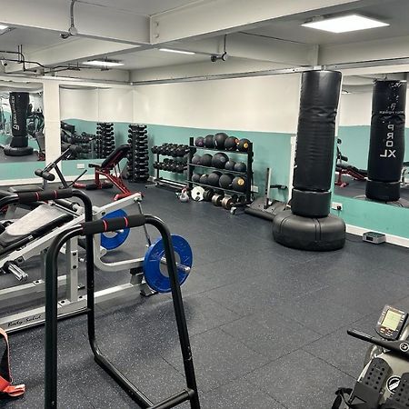 Circa17- Entire Apt, Free Parking, Gym, City Central & Free Netflix Bracknell Extérieur photo