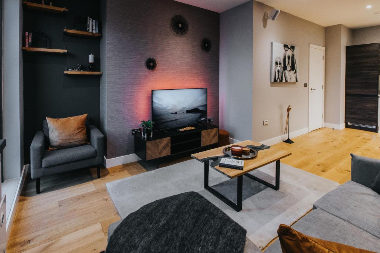 Circa17- Entire Apt, Free Parking, Gym, City Central & Free Netflix Bracknell Extérieur photo