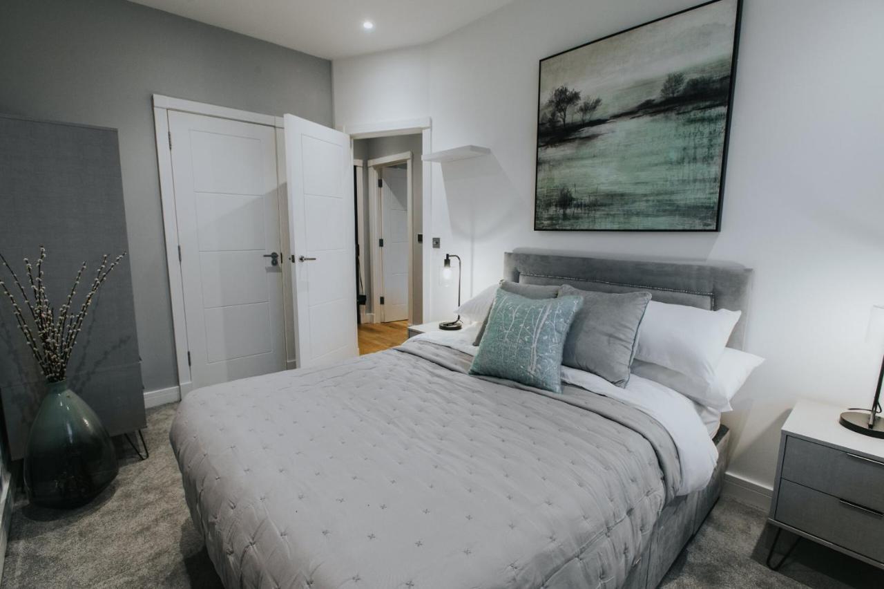 Circa17- Entire Apt, Free Parking, Gym, City Central & Free Netflix Bracknell Extérieur photo
