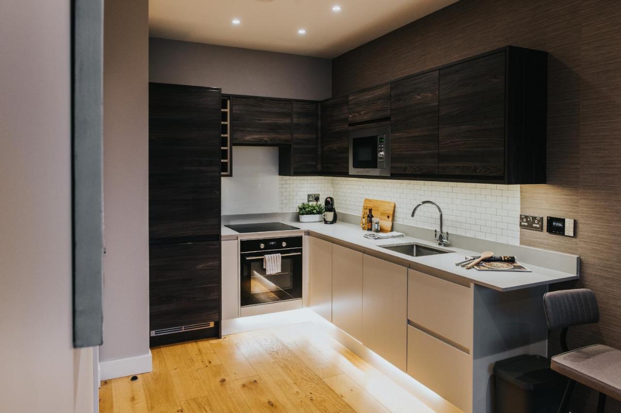 Circa17- Entire Apt, Free Parking, Gym, City Central & Free Netflix Bracknell Extérieur photo